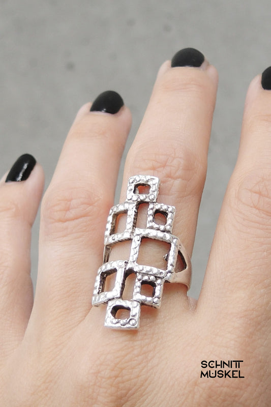 Gothicschmuck, Gothicring, geometrischer Schmuck, geometrischer Ring, viereckiger Ring