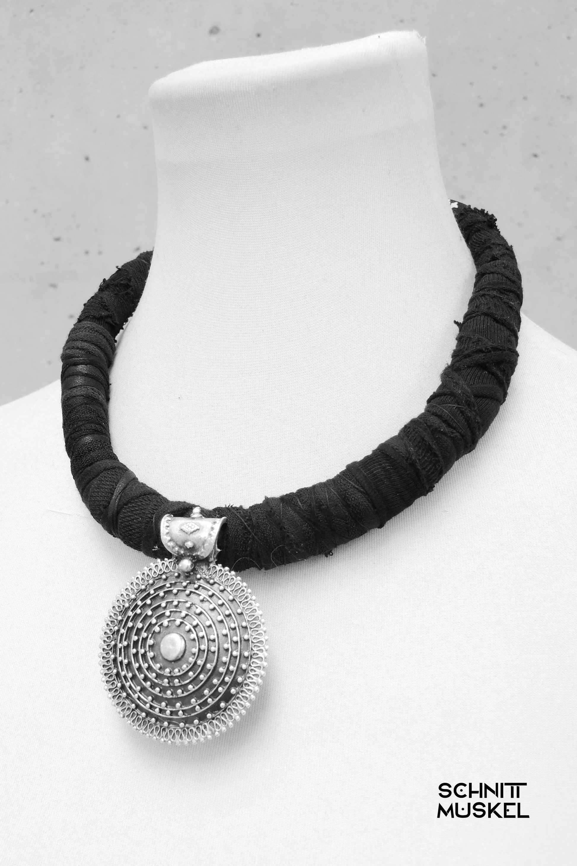 Darkavantgarde Schmuck, Tribalschmuck, Tribalcollier, Ethnoschmuck, Ethnocollier, Gothiccollier