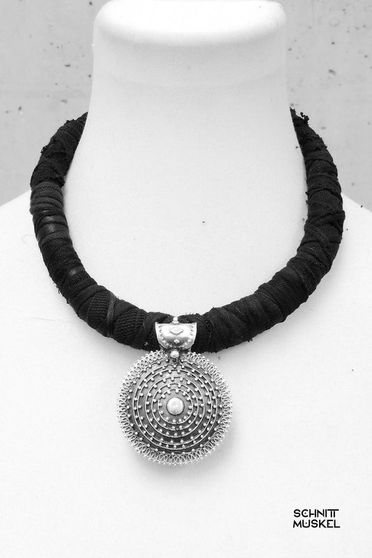 Darkavantgarde Schmuck, Tribalschmuck, Tribalcollier, Ethnoschmuck, Ethnocollier, Gothiccollier