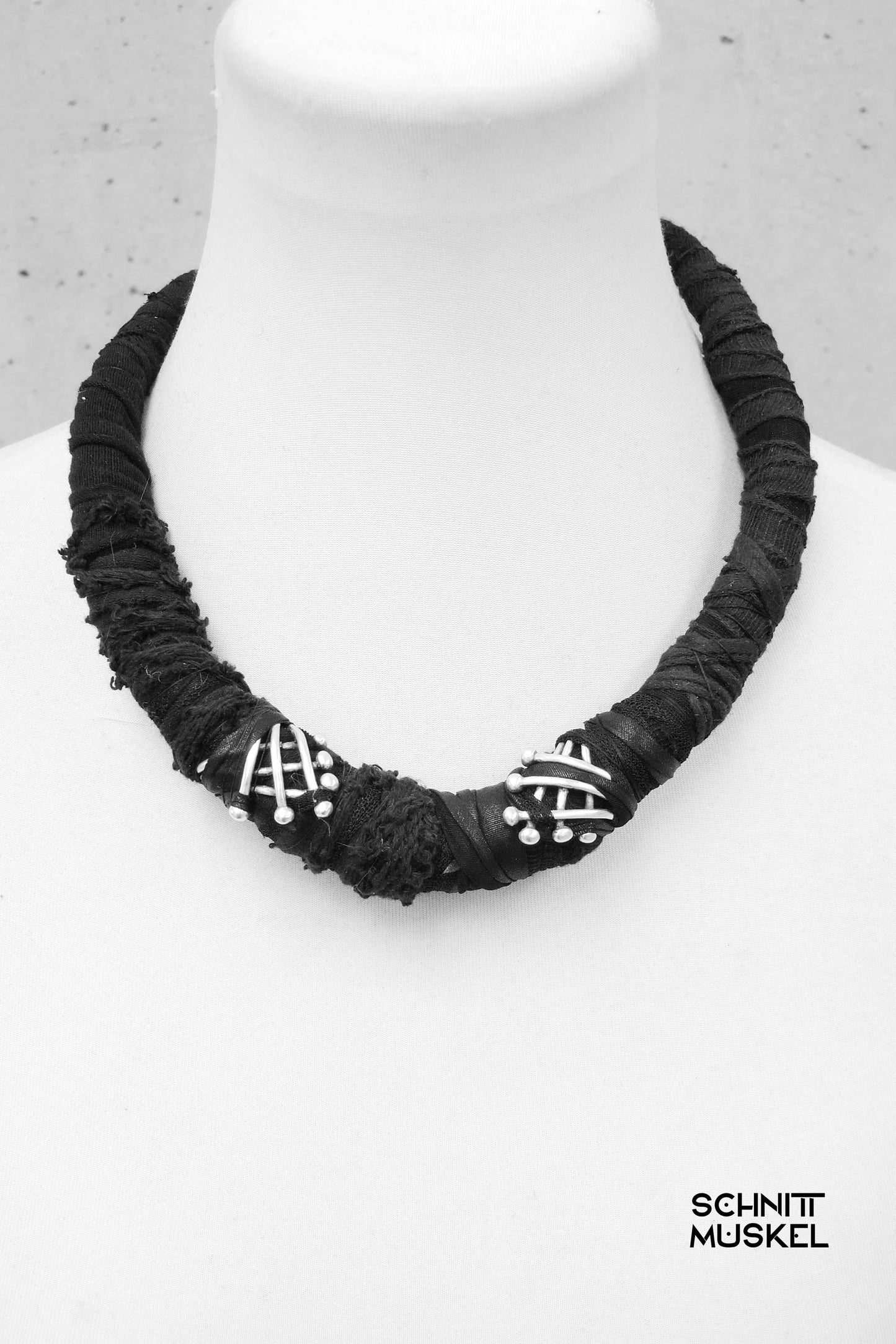 darkavantgarde Schmuck, darkavantgarde, Gothicschmuck, avantgardeschmuck, Textilschmuck, 