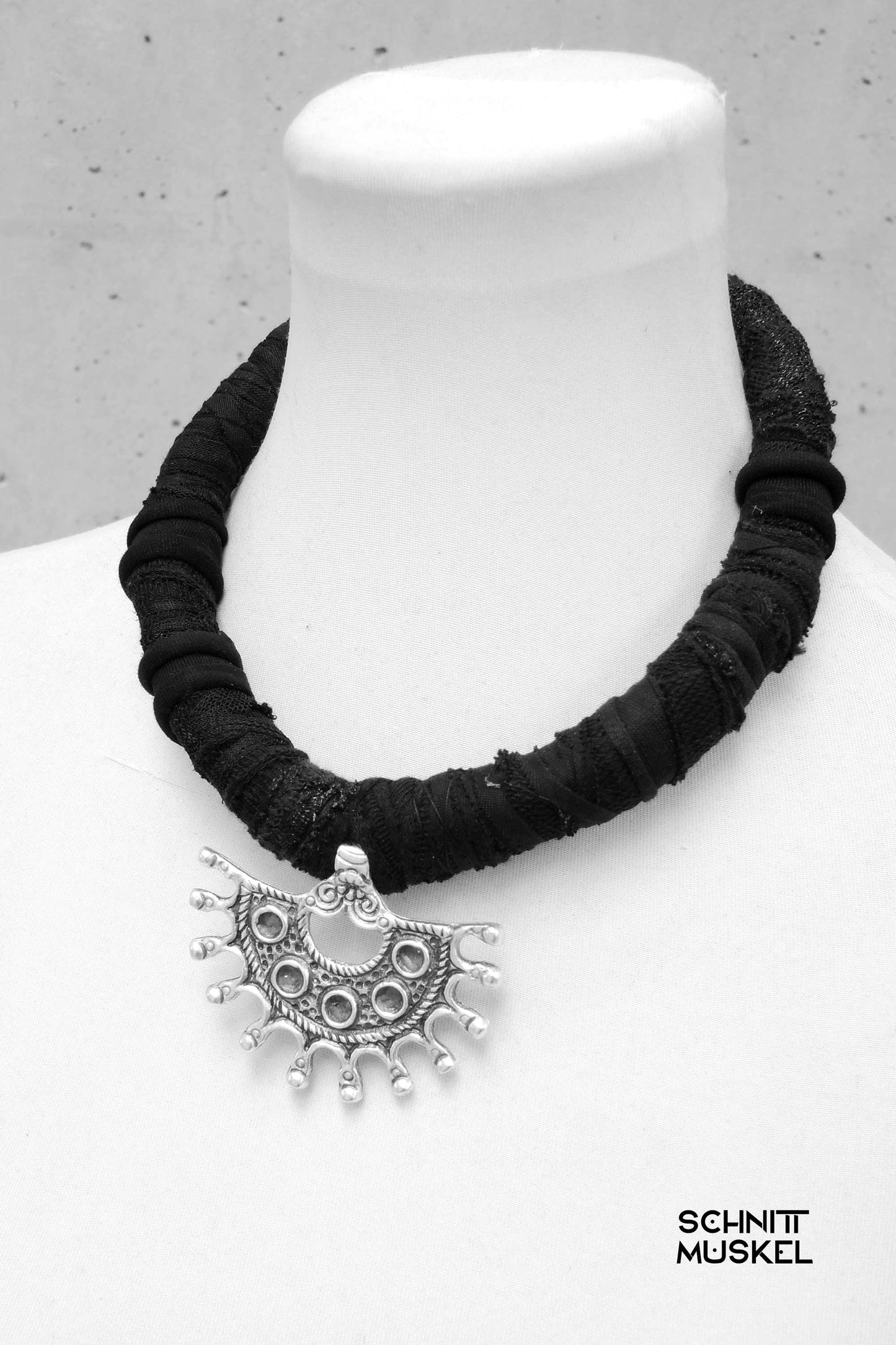 Collier Solaris, Ethnoschmuck, Ethnocollier, Tribalcollier, Gothicschmuck, darkavantgardeschmuck